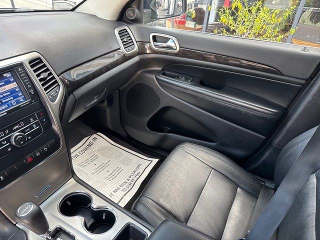 2012 Jeep Grand Cherokee LAREDO