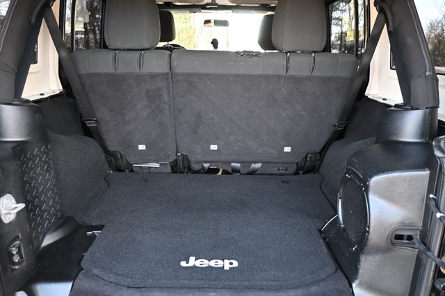 2012 Jeep Wrangler Unlimited Sahara