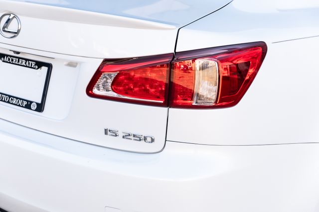 2012 Lexus IS 250 NAV LEATHER SUNROOF LOADED CLEAN CARFAX 2 OWNERS