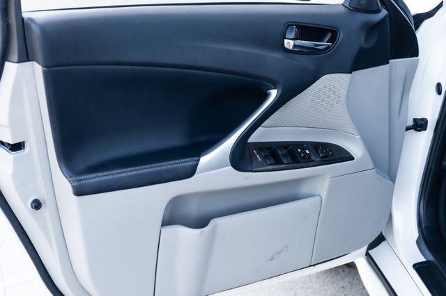 2012 Lexus IS 250 NAV LEATHER SUNROOF LOADED CLEAN CARFAX 2 OWNERS