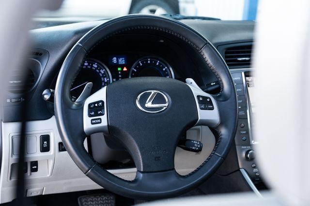 2012 Lexus IS 250 NAV LEATHER SUNROOF LOADED CLEAN CARFAX 2 OWNERS