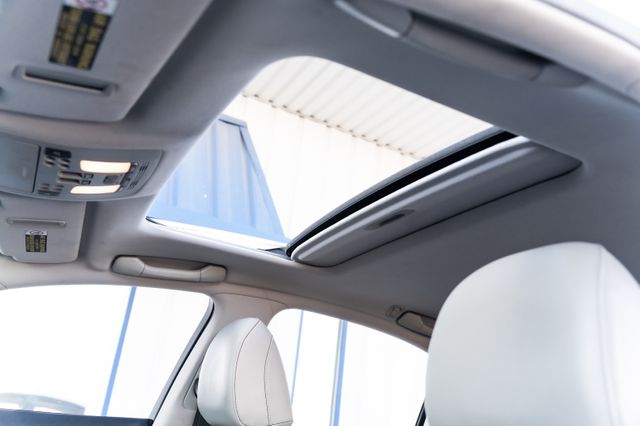 2012 Lexus IS 250 NAV LEATHER SUNROOF LOADED CLEAN CARFAX 2 OWNERS 2012 Lexus IS 250 NAV LEATHER SUNROOF LOADED CLEAN CARFAX 2 OWNERS