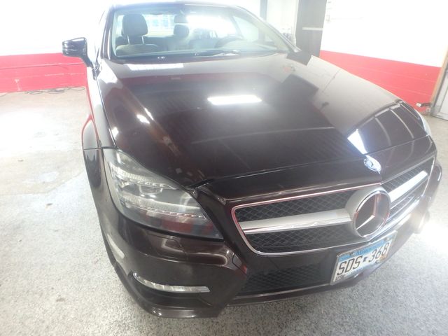 2012 Mercedes-Benz CLS 550 4MATIC UNIQUE COLOR SPORTY & LUXURIOUS