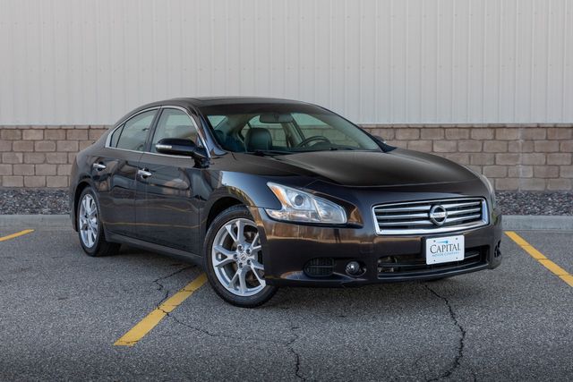 2012 Nissan Maxima 3.5 S w/ Heated Seats & Steering Wheel, Bluetooth