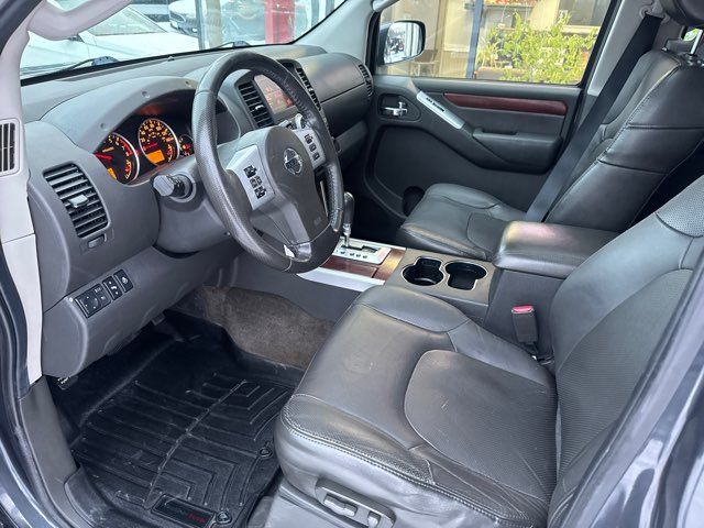 2012 Nissan Pathfinder LE