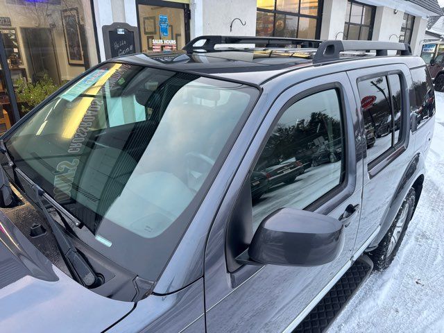 2012 Nissan Pathfinder LE