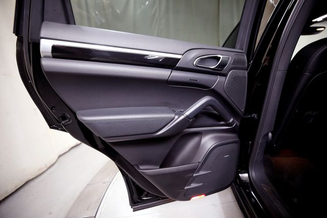 2012 Porsche Cayenne S | Burbank, California | MDK International 2012 Porsche Cayenne S | Burbank, California | MDK International