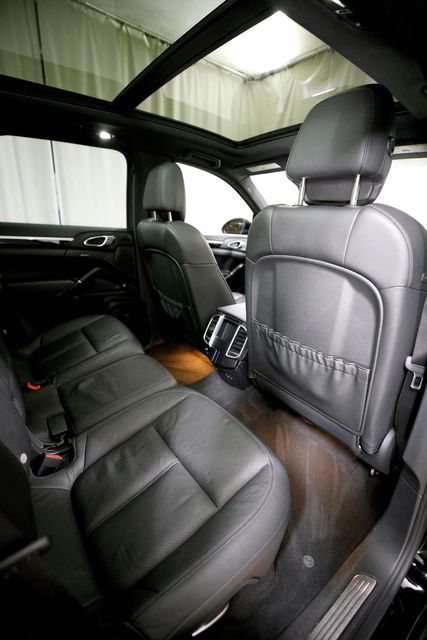 2012 Porsche Cayenne S | Burbank, California | MDK International 2012 Porsche Cayenne S | Burbank, California | MDK International