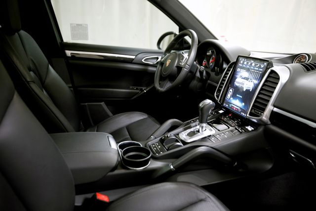 2012 Porsche Cayenne S | Burbank, California | MDK International 2012 Porsche Cayenne S | Burbank, California | MDK International