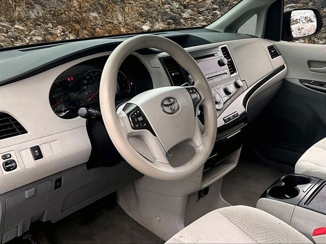 2012 Toyota Sienna LE 7-Passenger