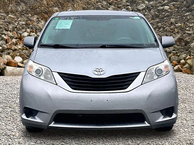 2012 Toyota Sienna LE 7-Passenger