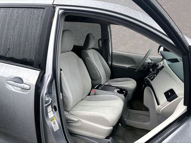 2012 Toyota Sienna LE 7-Passenger