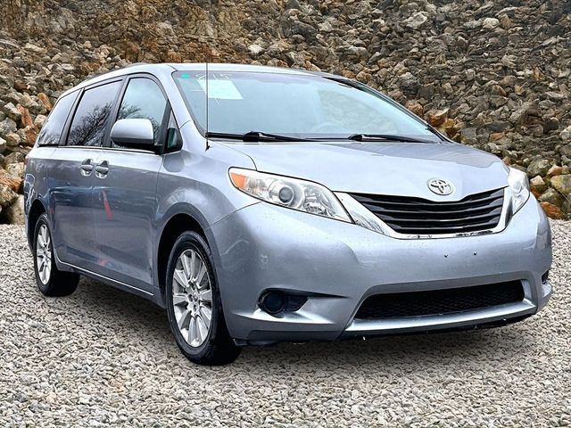2012 Toyota Sienna LE 7-Passenger