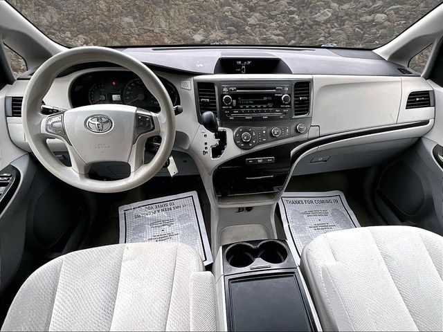 2012 Toyota Sienna LE 7-Passenger