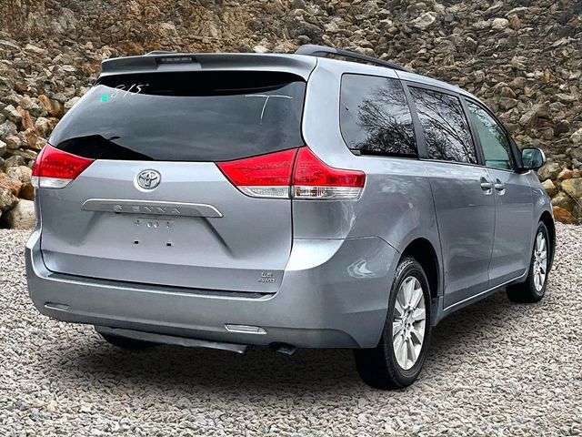 2012 Toyota Sienna LE 7-Passenger