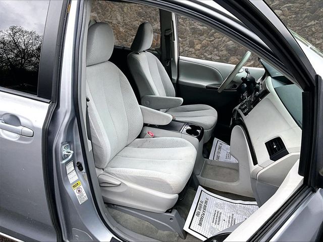 2012 Toyota Sienna LE 7-Passenger