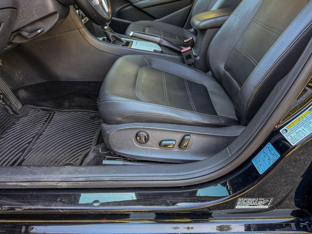 2012 Volkswagen Passat SE PZEV | Agoura Hills, CA | SoCal Auto Group 2012 Volkswagen Passat SE PZEV | Agoura Hills, CA | SoCal Auto Group