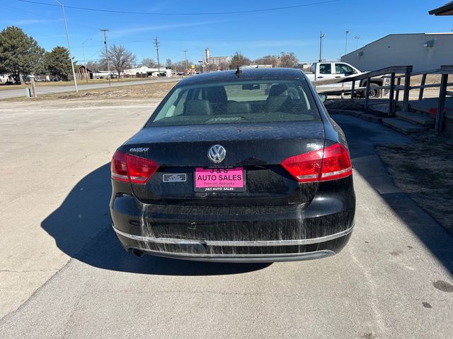 2012 Volkswagen Passat SEL