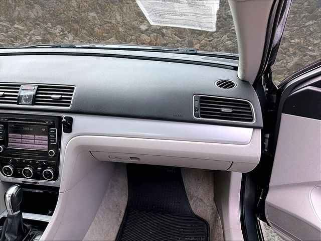 2012 Volkswagen Passat SE