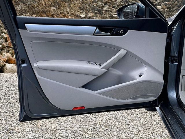 2012 Volkswagen Passat SE