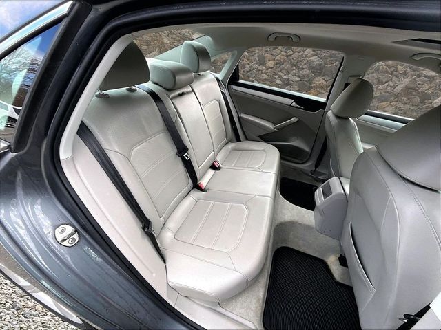 2012 Volkswagen Passat SE