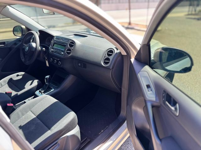 2012 Volkswagen Tiguan S | Reseda, CA | Angeles Auto Alliance 2012 Volkswagen Tiguan S | Reseda, CA | Angeles Auto Alliance