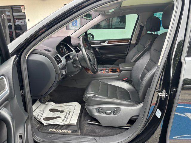 2012 Volkswagen Touareg TDI Sport | San Antonio, TX | Clear Choice Automotive South 2012 Volkswagen Touareg TDI Sport | San Antonio, TX | Clear Choice Automotive South