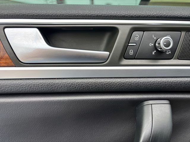 2012 Volkswagen Touareg TDI Sport | San Antonio, TX | Clear Choice Automotive South 2012 Volkswagen Touareg TDI Sport | San Antonio, TX | Clear Choice Automotive South