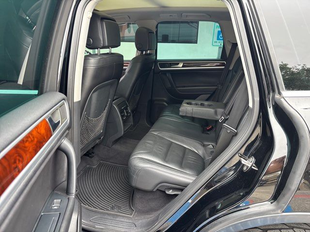 2012 Volkswagen Touareg TDI Sport | San Antonio, TX | Clear Choice Automotive South