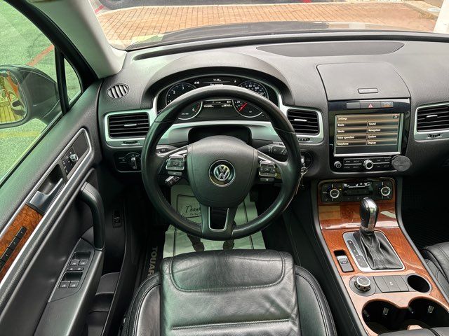 2012 Volkswagen Touareg TDI Sport | San Antonio, TX | Clear Choice Automotive South