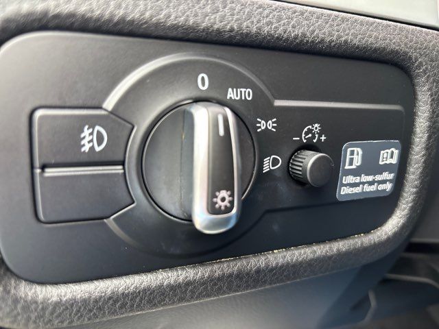 2012 Volkswagen Touareg TDI Sport | San Antonio, TX | Clear Choice Automotive South