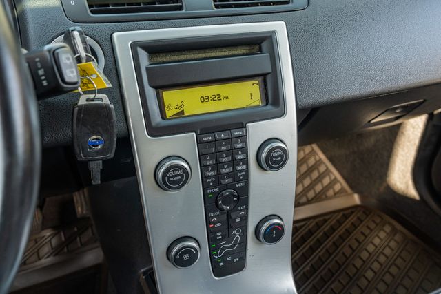 2012 Volvo C30 T5 COUPE / TURBO INLINE 5 / 6 SPEED MANUAL / | Dallas, TX | Rocky Mountain Truck Stop Dallas 2012 Volvo C30 T5 COUPE / TURBO INLINE 5 / 6 SPEED MANUAL / | Dallas, TX | Rocky Mountain Truck Stop Dallas