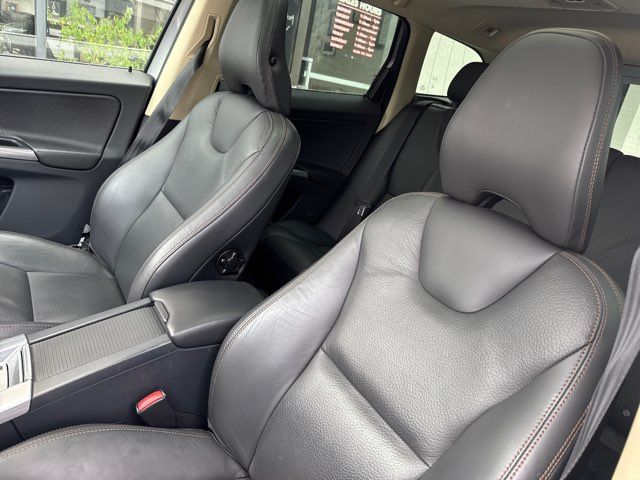 2012 Volvo XC60 3.2 Platinum