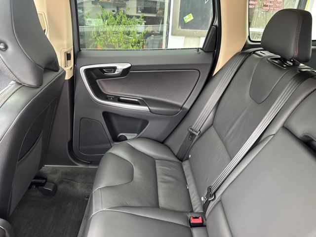 2012 Volvo XC60 3.2 Platinum