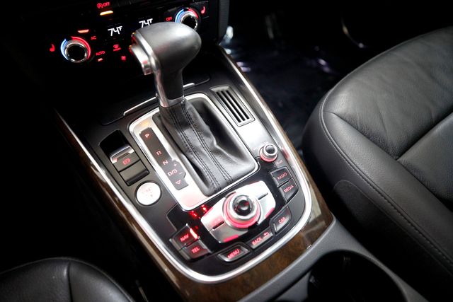 2013 Audi Q5 3.0T quattro Premium Plus | Burbank, California | MDK International 2013 Audi Q5 3.0T quattro Premium Plus | Burbank, California | MDK International