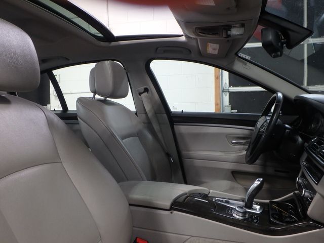 2013 BMW X-DRIVE, SERVICED, SMOOTH, WELL MAINTAINED AND SOLID.