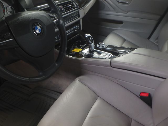 2013 BMW X-DRIVE, SERVICED, SMOOTH, WELL MAINTAINED AND SOLID.