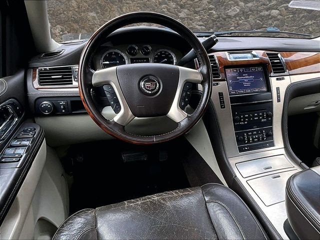 2013 Cadillac Escalade Platinum Edition