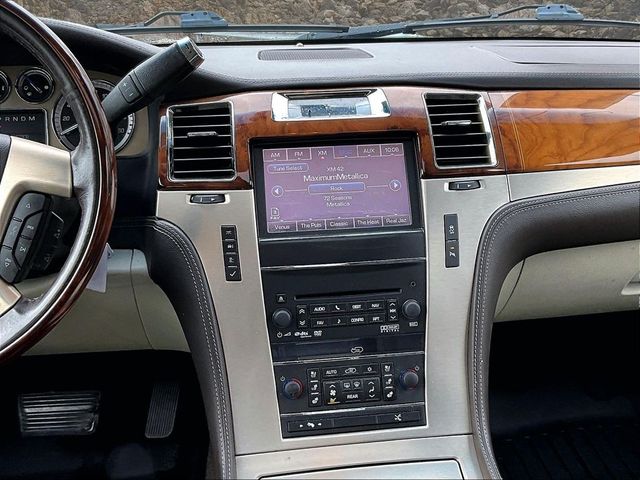 2013 Cadillac Escalade Platinum Edition