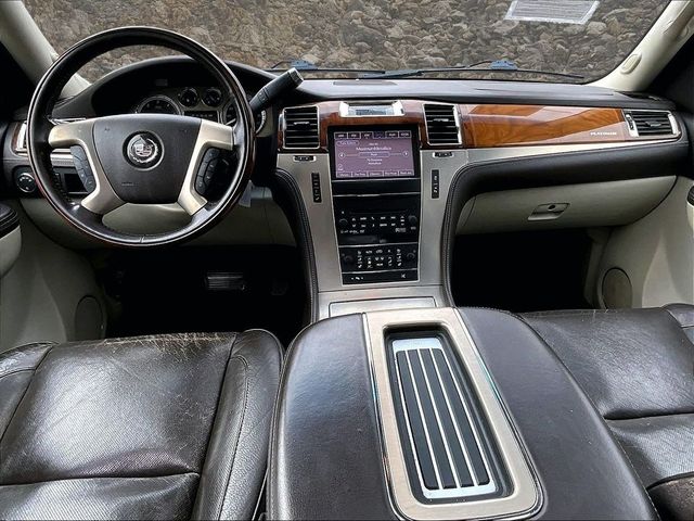 2013 Cadillac Escalade Platinum Edition