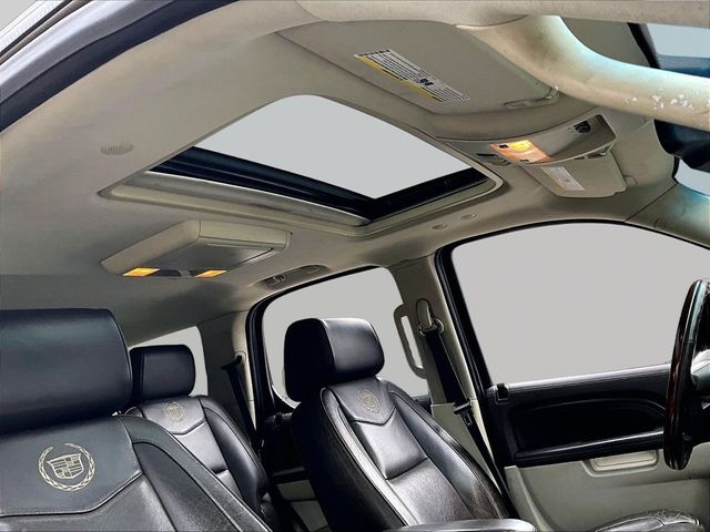 2013 Cadillac Escalade Platinum Edition