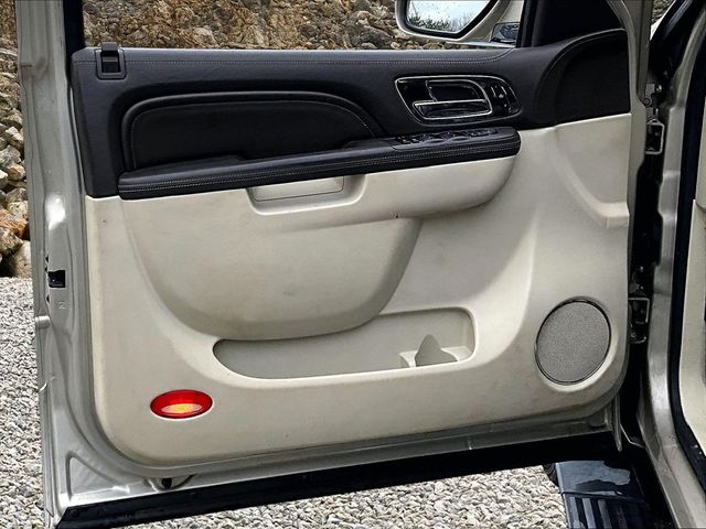 2013 Cadillac Escalade Platinum Edition