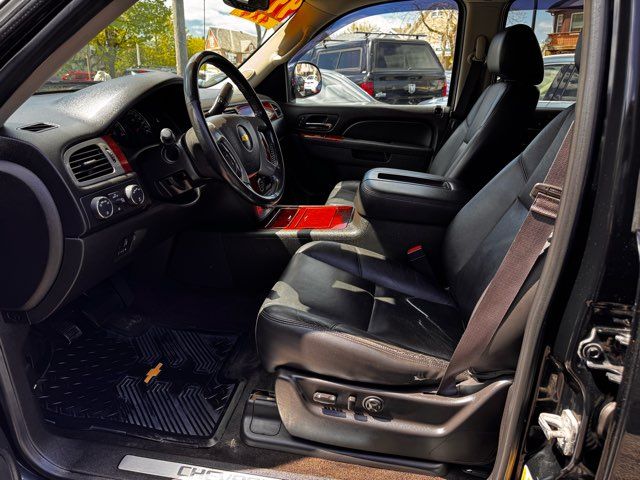 2013 Chevrolet Avalanche LTZ Black Diamond