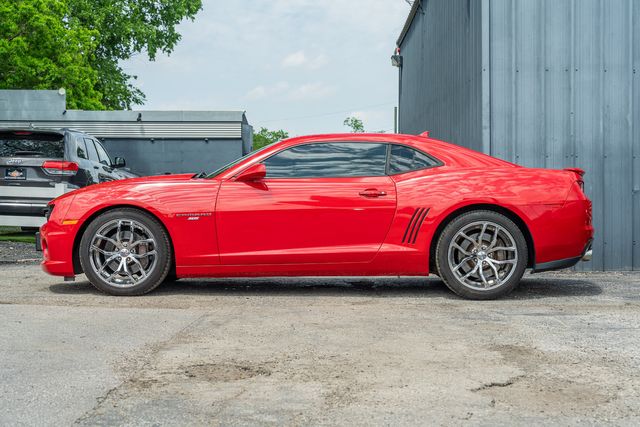 2013 Chevrolet Camaro SS / 2SS PKG / 6.2L V8 / LEATHER / NAVIGATION | Austin, TX | Rocky Mountain Truck Stop Austin