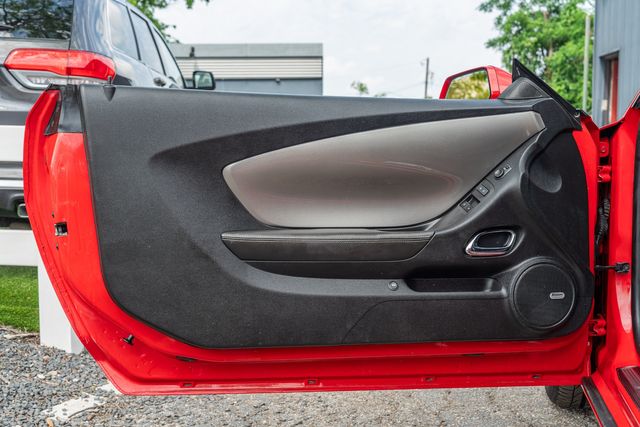 2013 Chevrolet Camaro SS / 2SS PKG / 6.2L V8 / LEATHER / NAVIGATION | Austin, TX | Rocky Mountain Truck Stop Austin