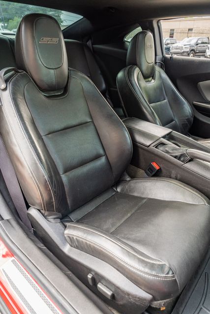 2013 Chevrolet Camaro SS / 2SS PKG / 6.2L V8 / LEATHER / NAVIGATION | Austin, TX | Rocky Mountain Truck Stop Austin