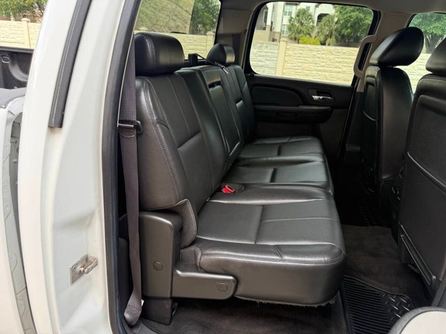 2013 Chevrolet Silverado 3500HD LTZ | Houston, TX | Houston Auto Credit 2013 Chevrolet Silverado 3500HD LTZ | Houston, TX | Houston Auto Credit