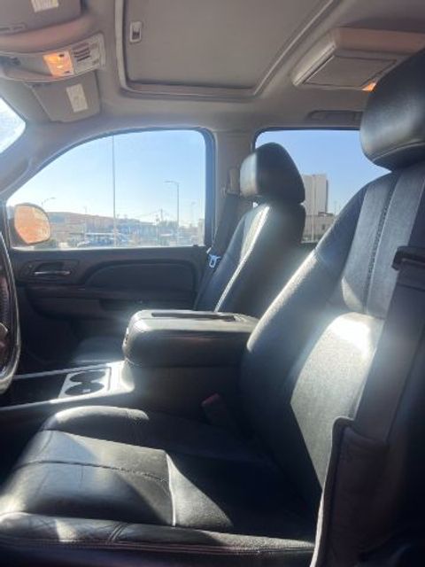 2013 Chevrolet SUBURBAN LT 1500 2WD | Lubbock, TX | Chaparral Motors - Lubbock 2013 Chevrolet SUBURBAN LT 1500 2WD | Lubbock, TX | Chaparral Motors - Lubbock