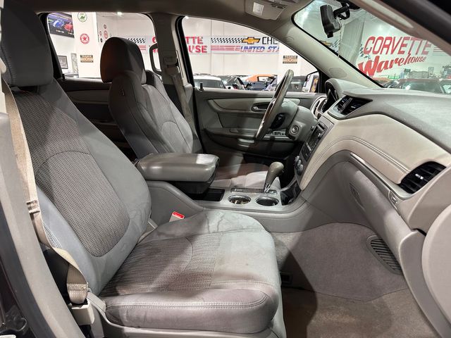 2013 Chevrolet Traverse LS, Power Seat, EZ Financing | Dallas, Texas | Corvette Warehouse 
