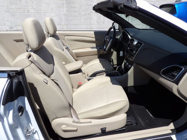 2013 Chrysler 200 Touring | Dalton, GA | Paniagua Auto Mall 2013 Chrysler 200 Touring | Dalton, GA | Paniagua Auto Mall